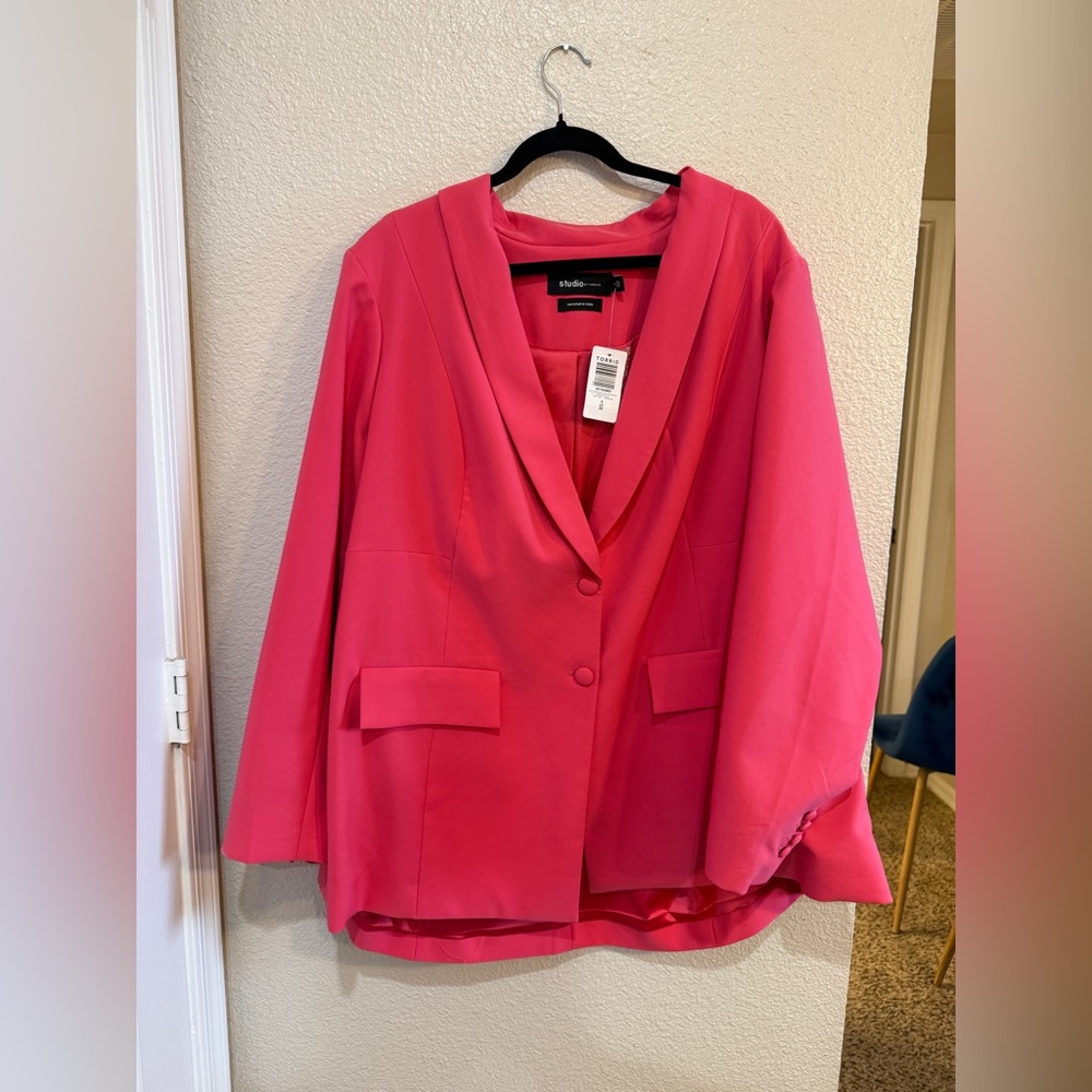 NWT TORRID TORRID Soho Studio Refined Crepe Blazer - SIZE 4 - Picture 8 of 8